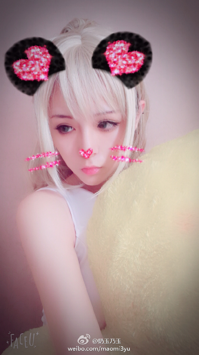 Chết ngất với bộ ảnh cosplay “selfie” cực đáng yêu của công chúa Luna